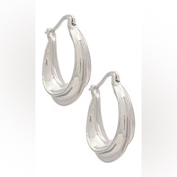 Casa Clara Jewelry - Casa Clara Lennon Hoop in Silver